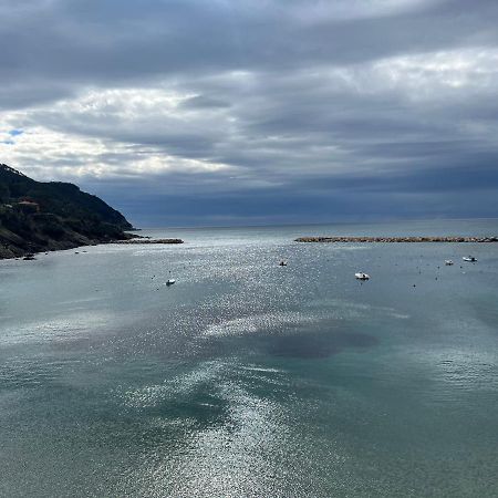 Trilocale 50Mt Dalla Spiaggia เซสตรี เลวานเต ภายนอก รูปภาพ